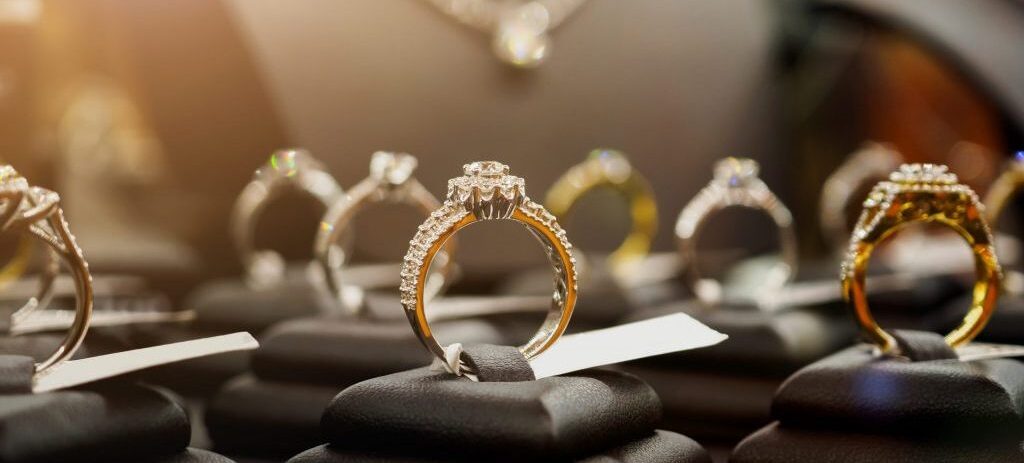 jewellery transportation main 1 scaled e1647399969284